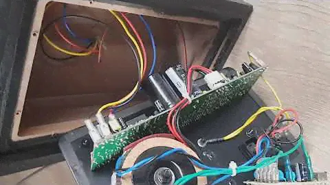 택배 보내시분 영상 입니다.TASCAM VL-A5 앰프내장형 스피커 소리가안나옵다고 하네요 수리완료