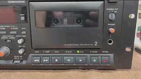 TASCAM 302 Professional Bi-Directional Record/Play Dual Cassette Deck