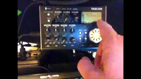 Запись песни с помощью демо-версии Tascam DP-004.