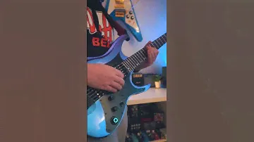 This GUITAR is MAGIC 🤯 (NO CABLE, BUILT-IN TONES⚡️)